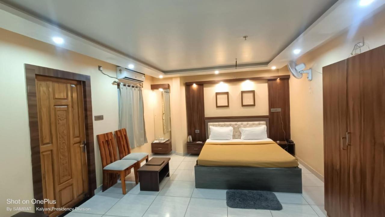 Hotel Trisplanet Kalyani Zewnętrze zdjęcie
